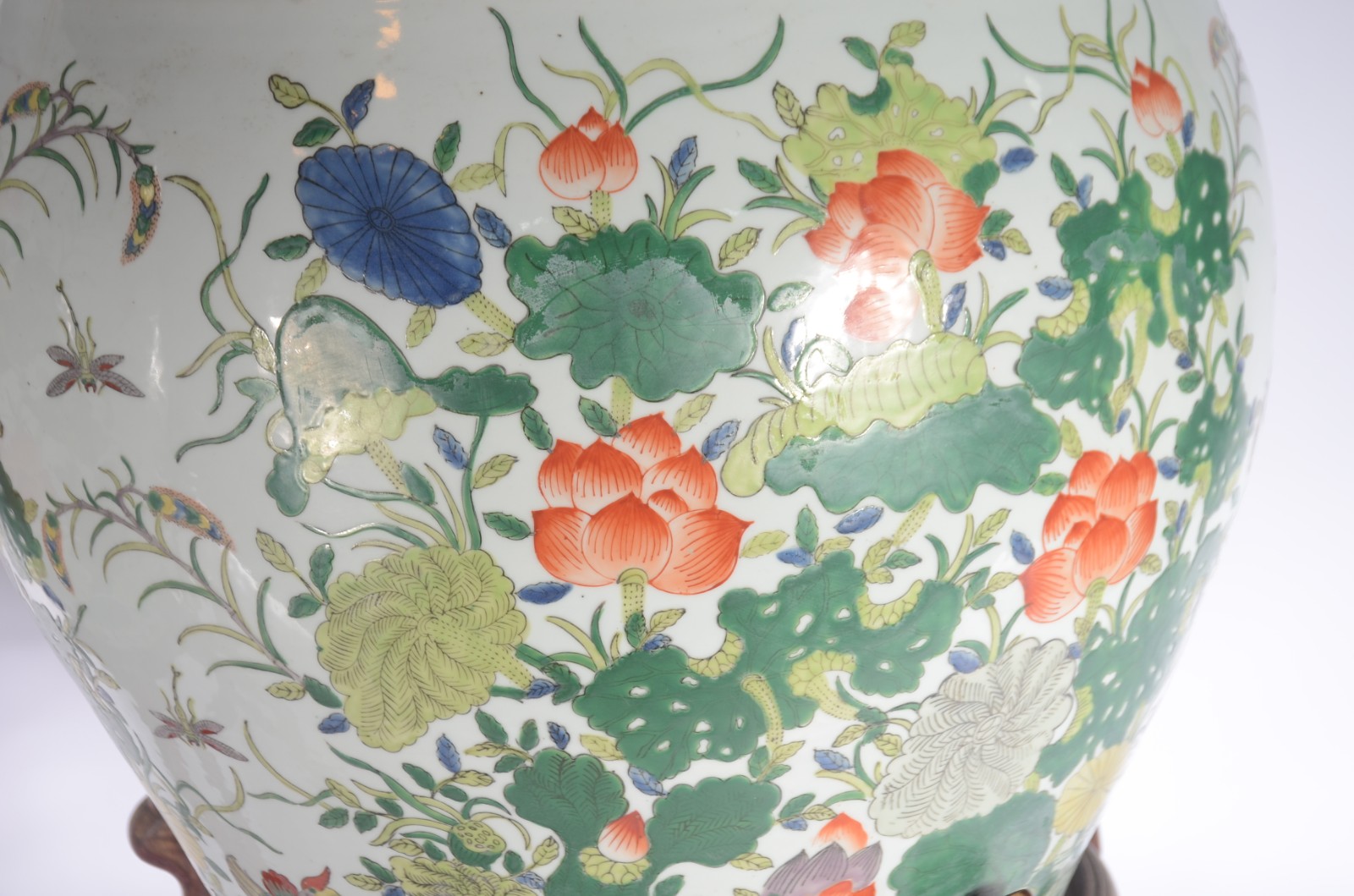 Par de aquários de porcelana chinesa, decorado com flores policromia... - foto 5 de 6