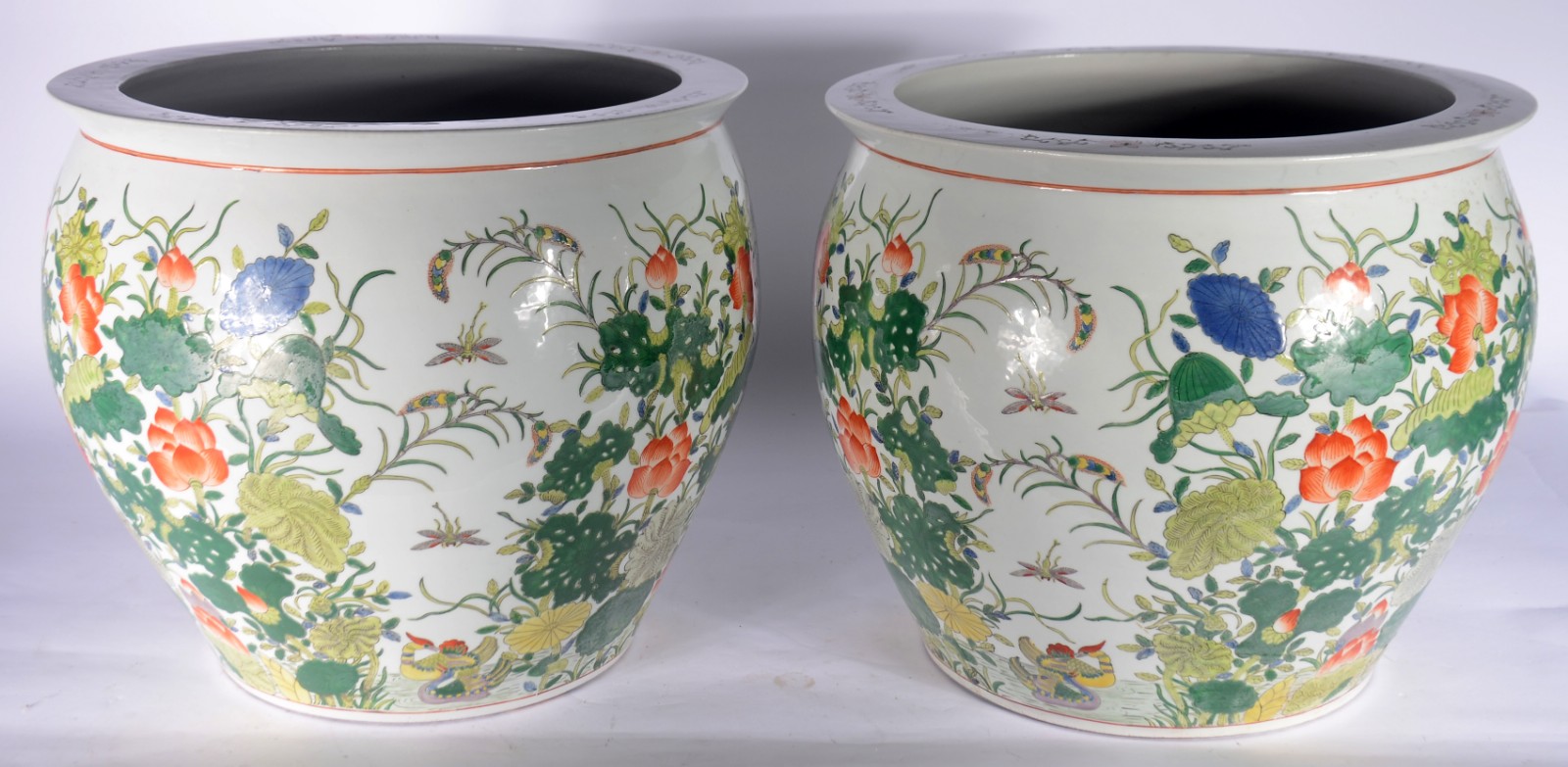 Par de aquários de porcelana chinesa, decorado com flores policromia... - foto 2 de 6