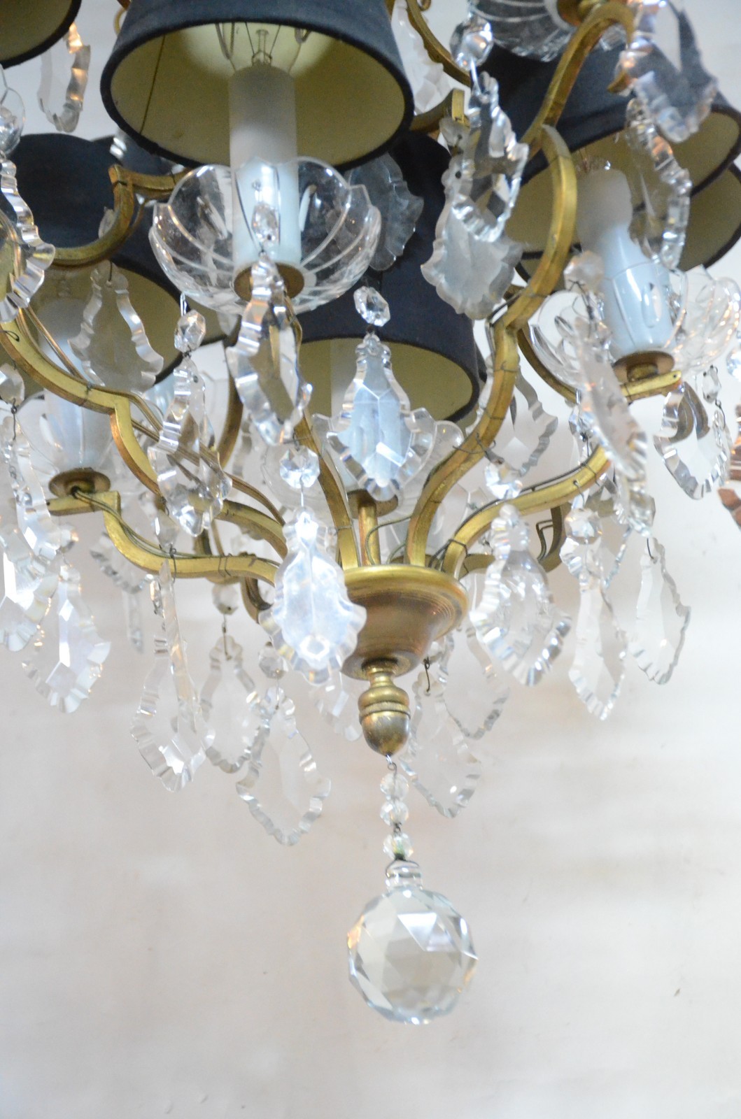 Lustre de metal dourado com placas de cristal lapidado, estilo... - foto 5 de 7