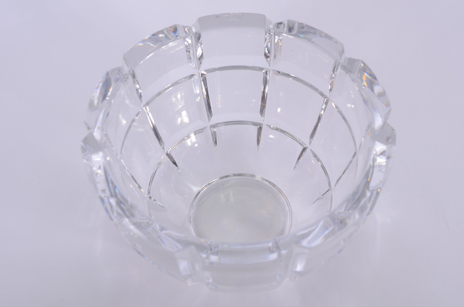 Três peças de cristal tcheco, sendo: prato para bolo, bowl e 2... - foto 4 de 9
