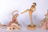 Quatros esculturas porcelana diversas represent... - Quatros esculturas porcelana diversas representando figuras femininas.