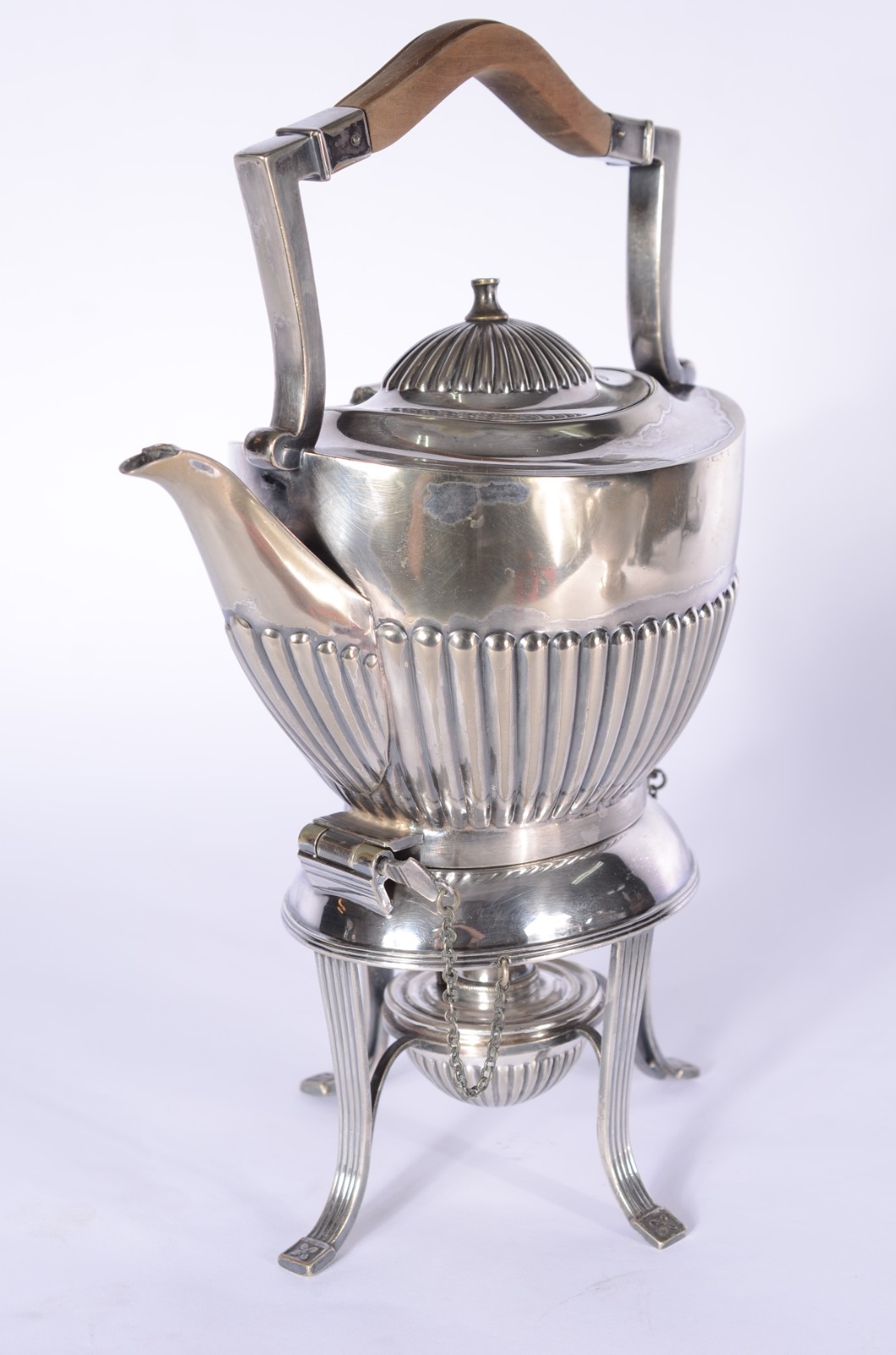 Samovar de metal prateado, estilo inglês. - foto 1 de 10