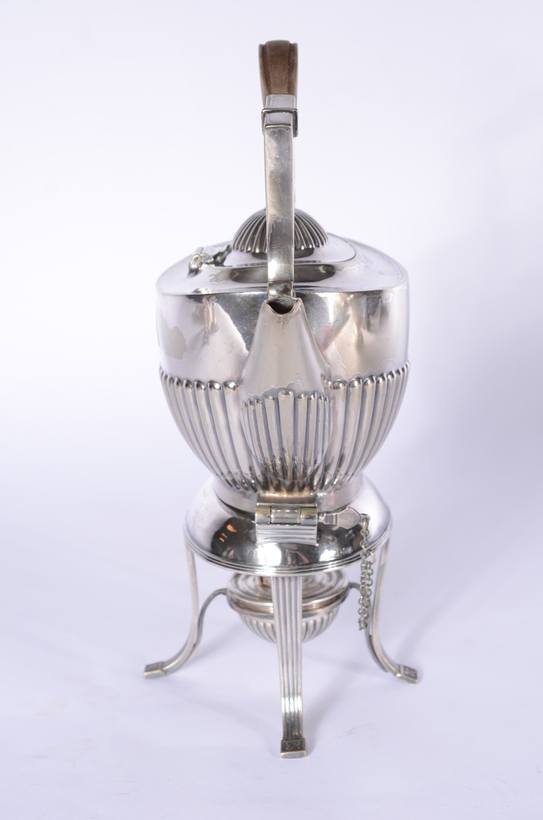 Samovar de metal prateado, estilo inglês. - foto 2 de 10