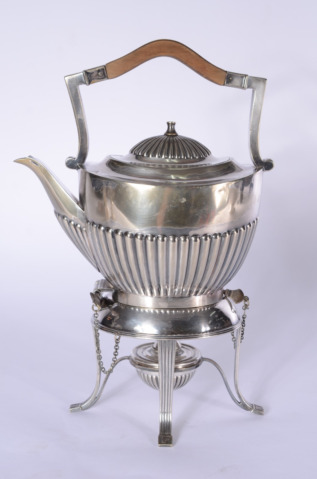 Samovar de metal prateado, estilo inglês. - foto 4 de 10