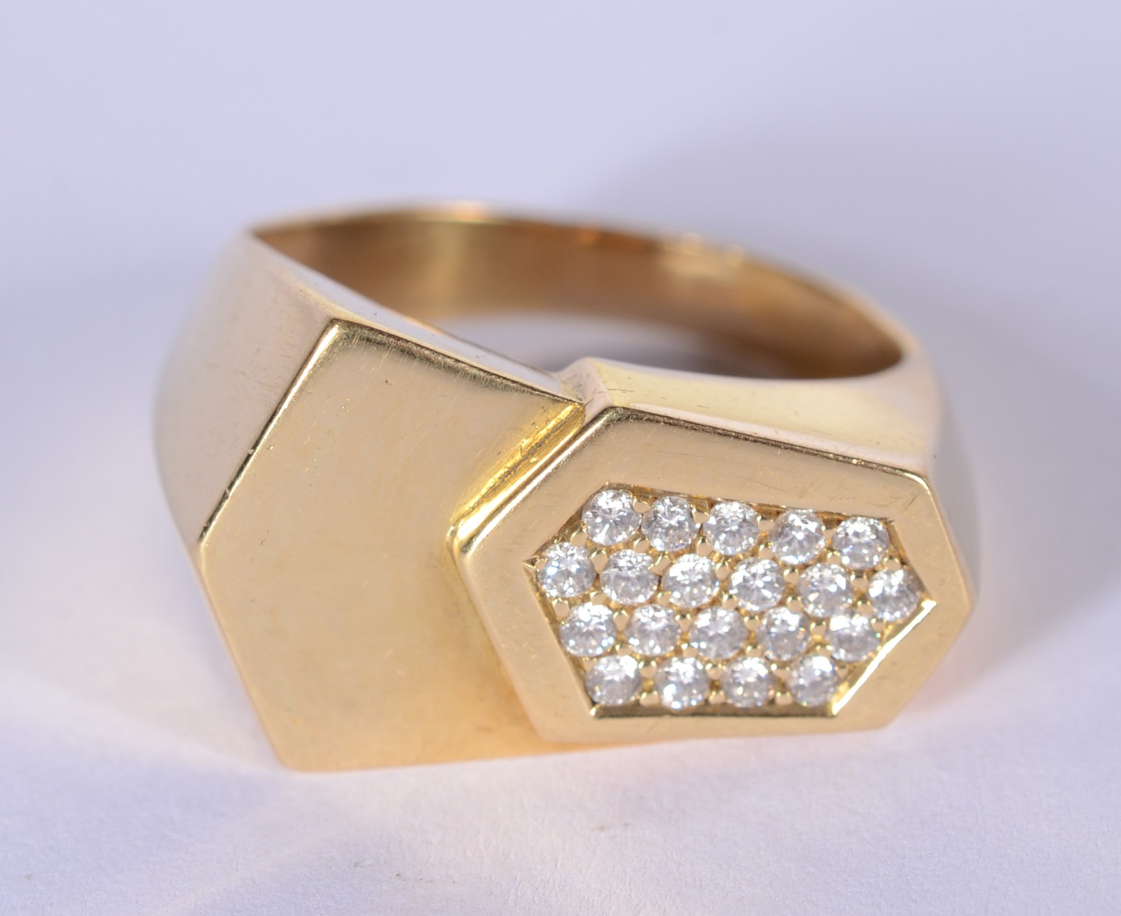 Anel de ouro 18 k., contraste 750 mls com aproximadamente 20... - foto 2 de 7