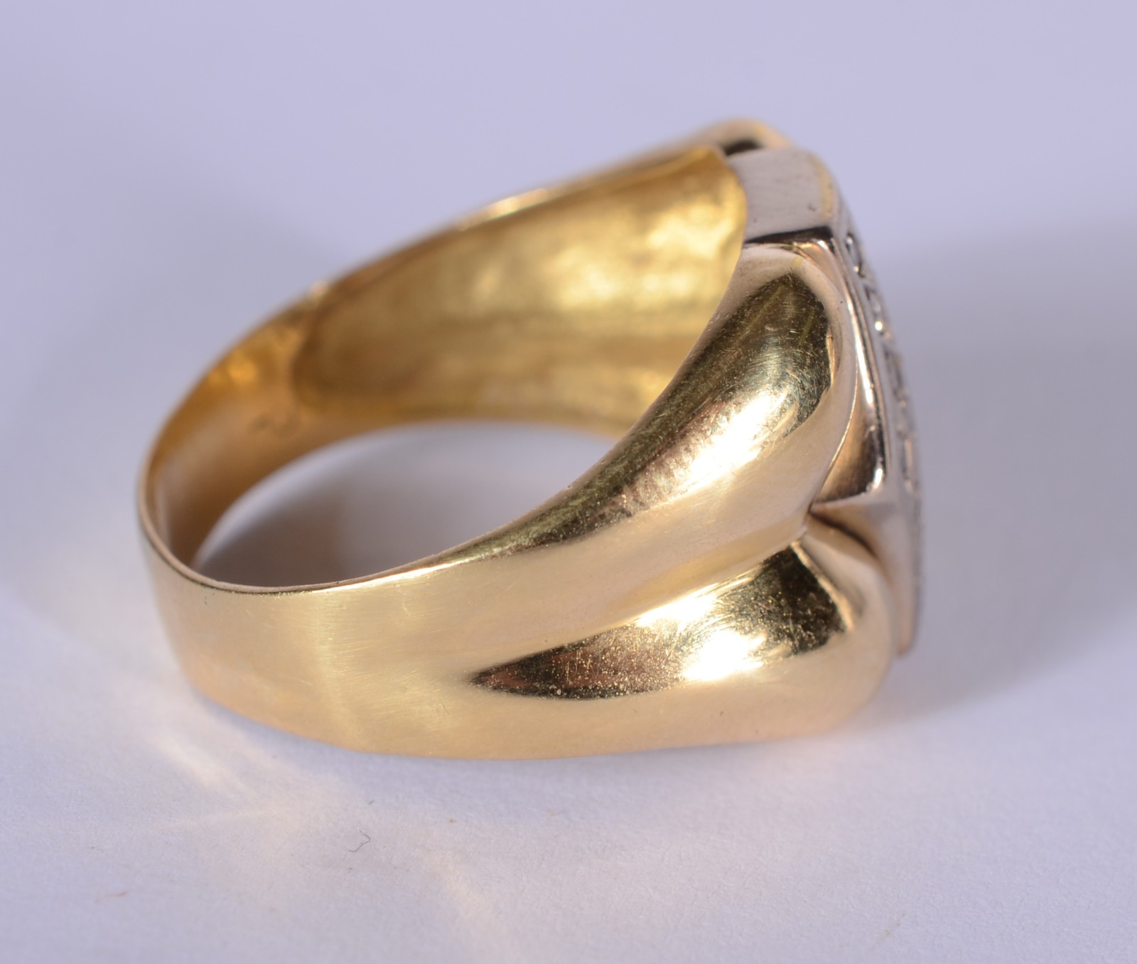 Anel de ouro 18 k., contraste 750 mls com aproximadamente 22... - foto 5 de 7