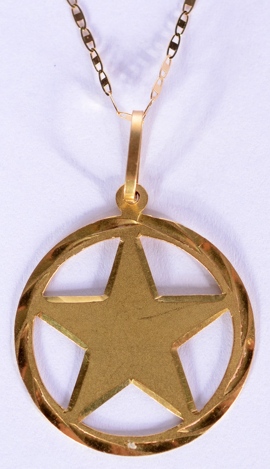 Colar com pendente Estrela de David de ouro 18k., contraste 750 mls... - foto 2 de 6