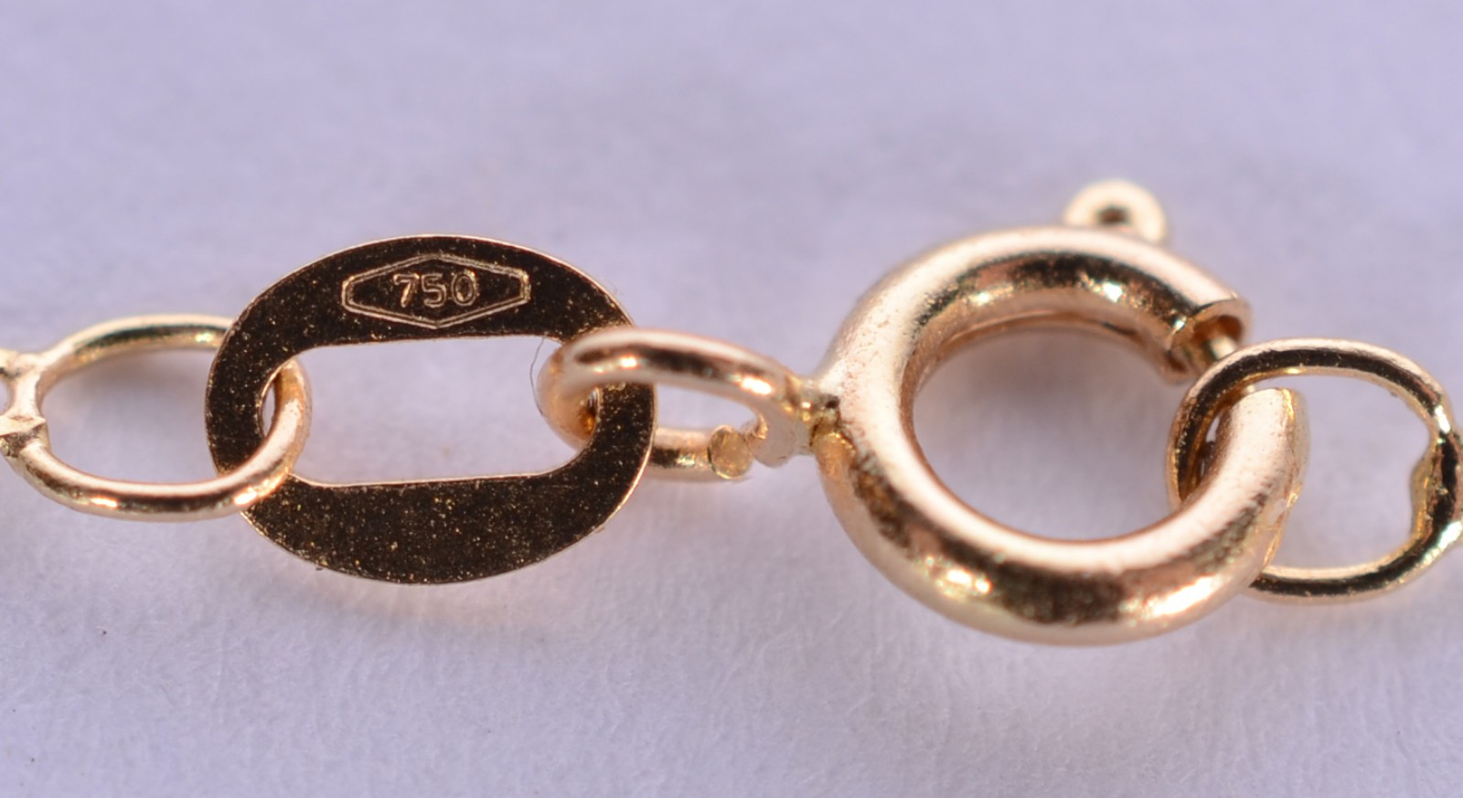 Colar com pendente Estrela de David de ouro 18k., contraste 750 mls... - foto 4 de 6