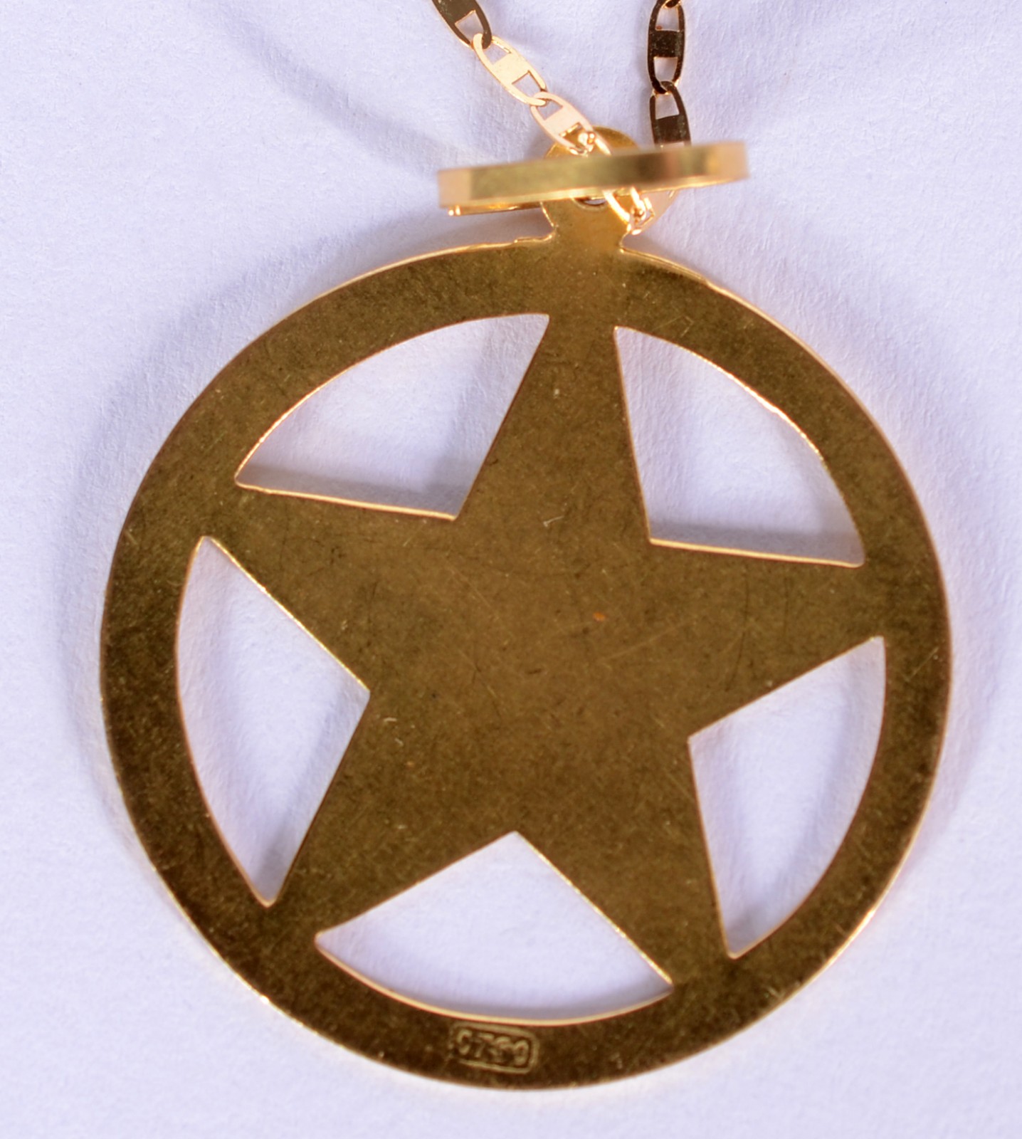 Colar com pendente Estrela de David de ouro 18k., contraste 750 mls... - foto 5 de 6