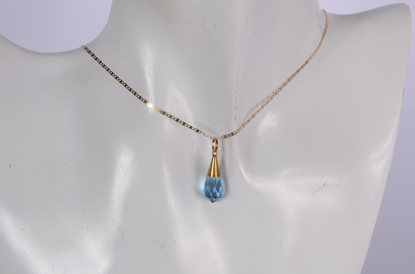 Colar com pendente feitio gota pedra topázio de ouro 18 k., contraste... - foto 5 de 5