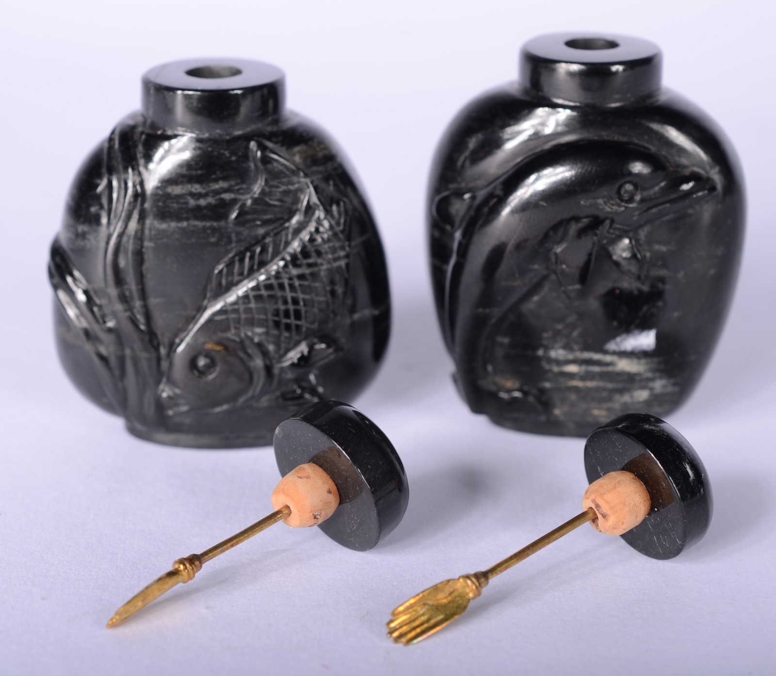 Dois pequenos perfumeiros "snuff bottle" - foto 3 de 3