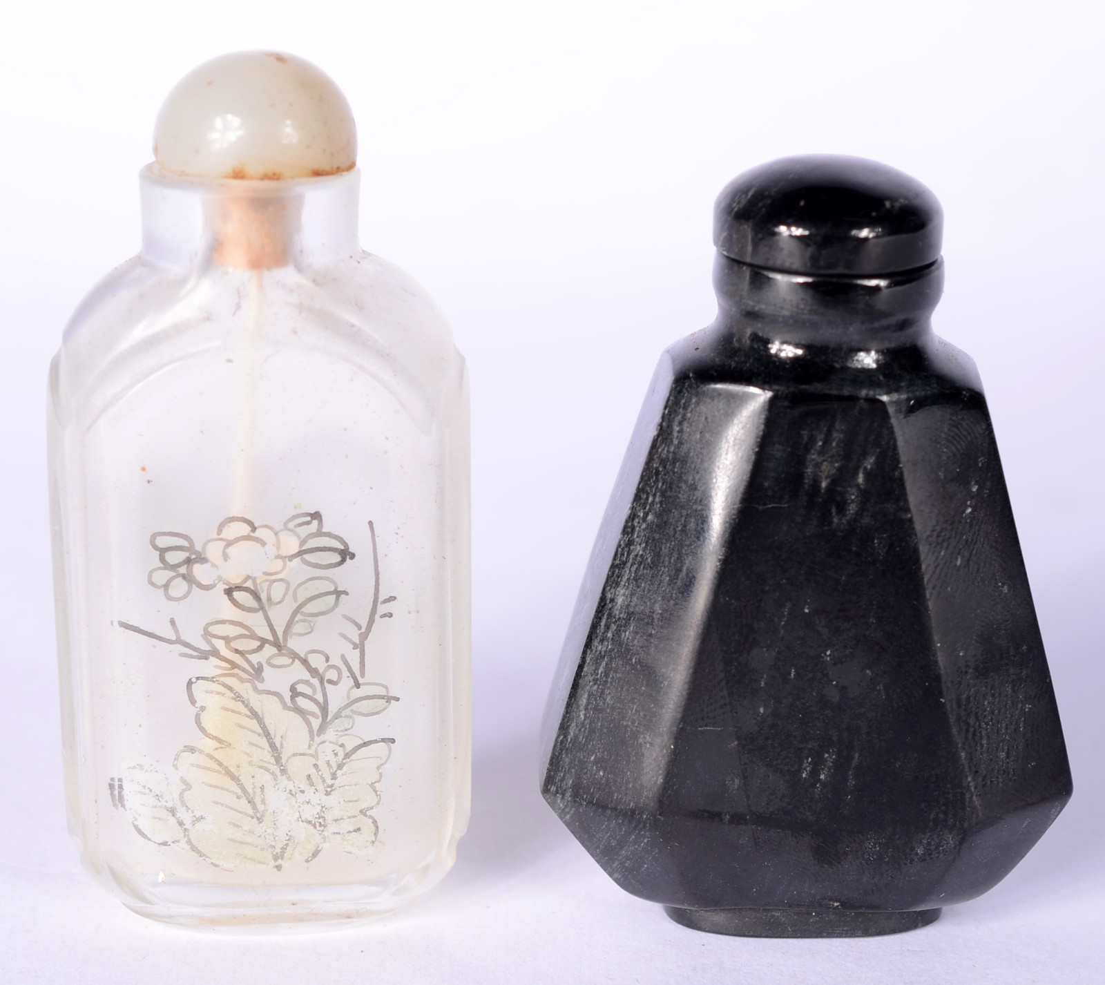 Dois pequenos perfumeiros "snuff bottle" - foto 1 de 2