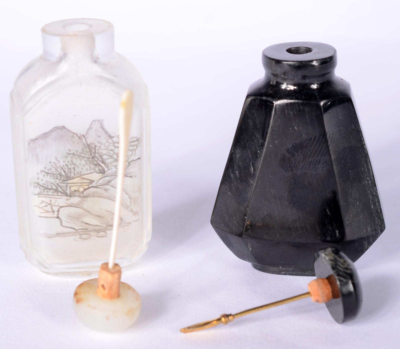 Dois pequenos perfumeiros "snuff bottle" - foto 2 de 2