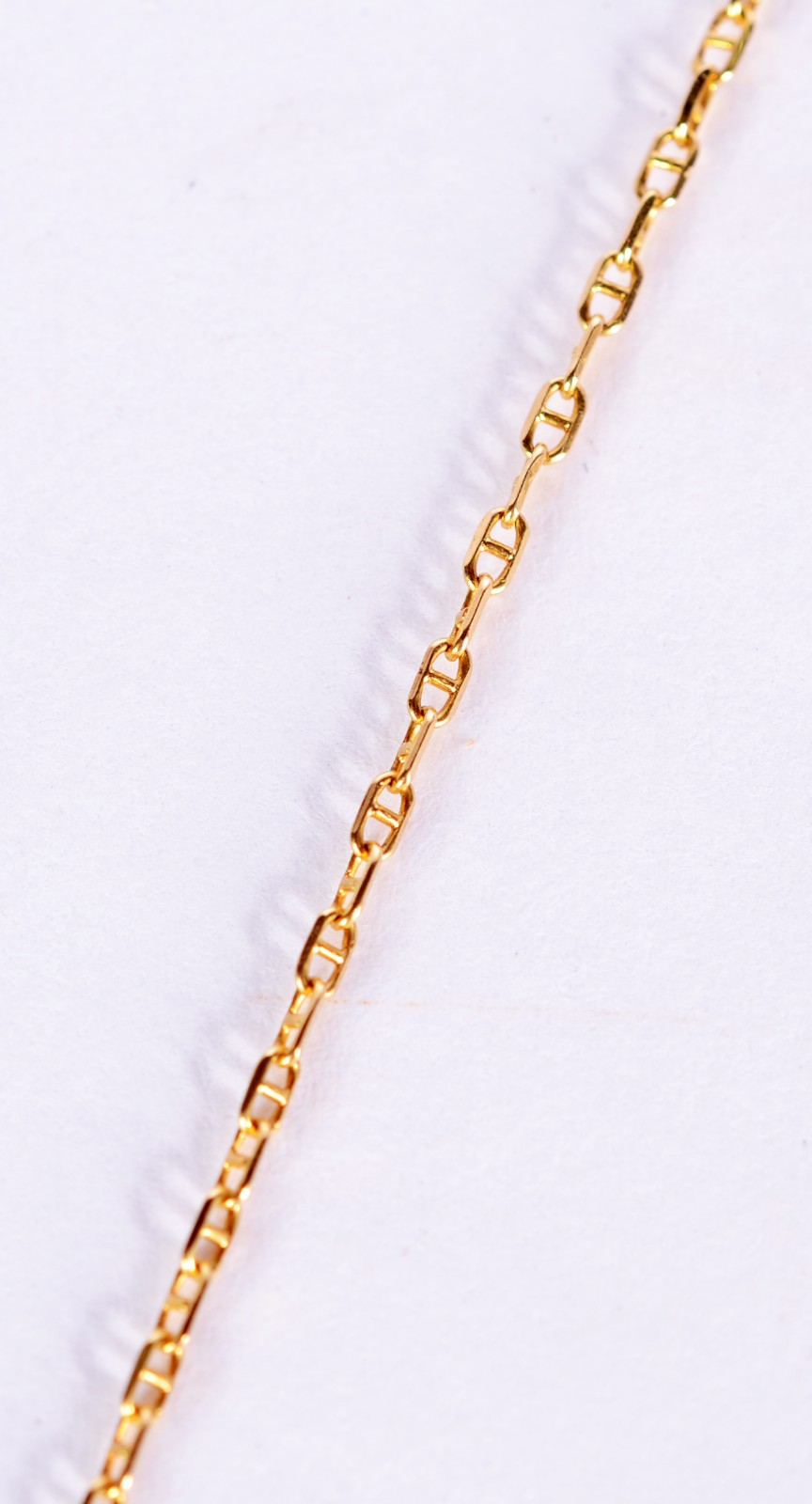 Colar com crucifixo de ouro 18 k., contraste 750 mls. (Por motivos de... - foto 4 de 6