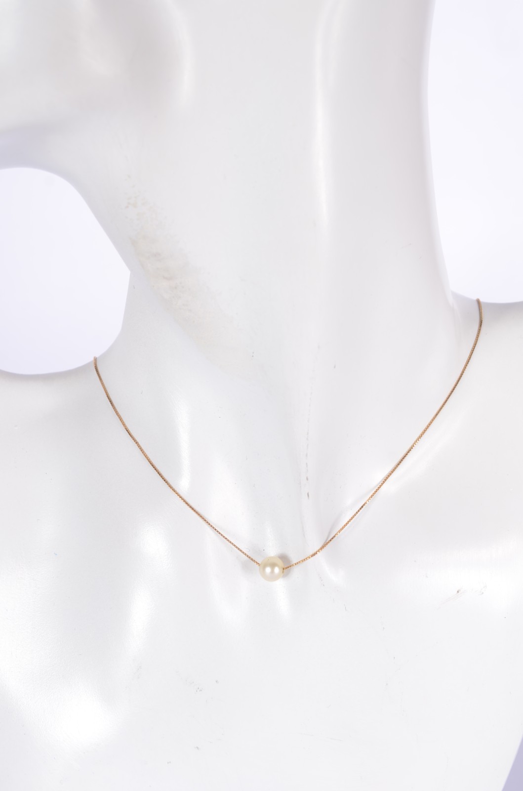 Colar com pendente de ouro 18 k., contraste 750 mls. (Por motivos de... - foto 4 de 4