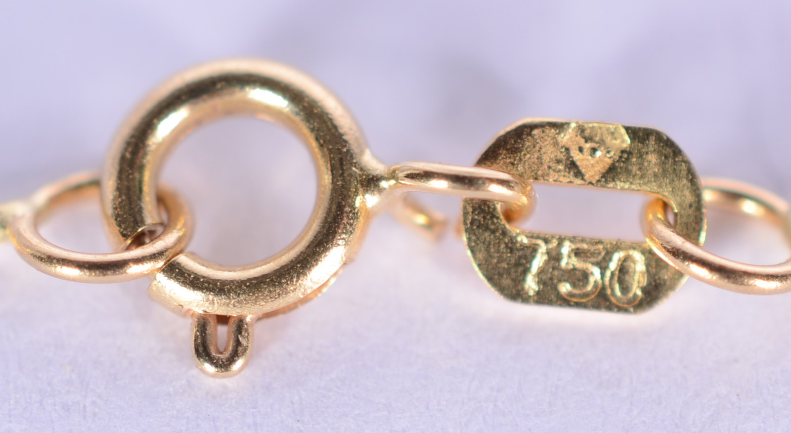 Colar com pendente de ouro 18 k., contraste 750 mls. (Por motivos de... - foto 4 de 6