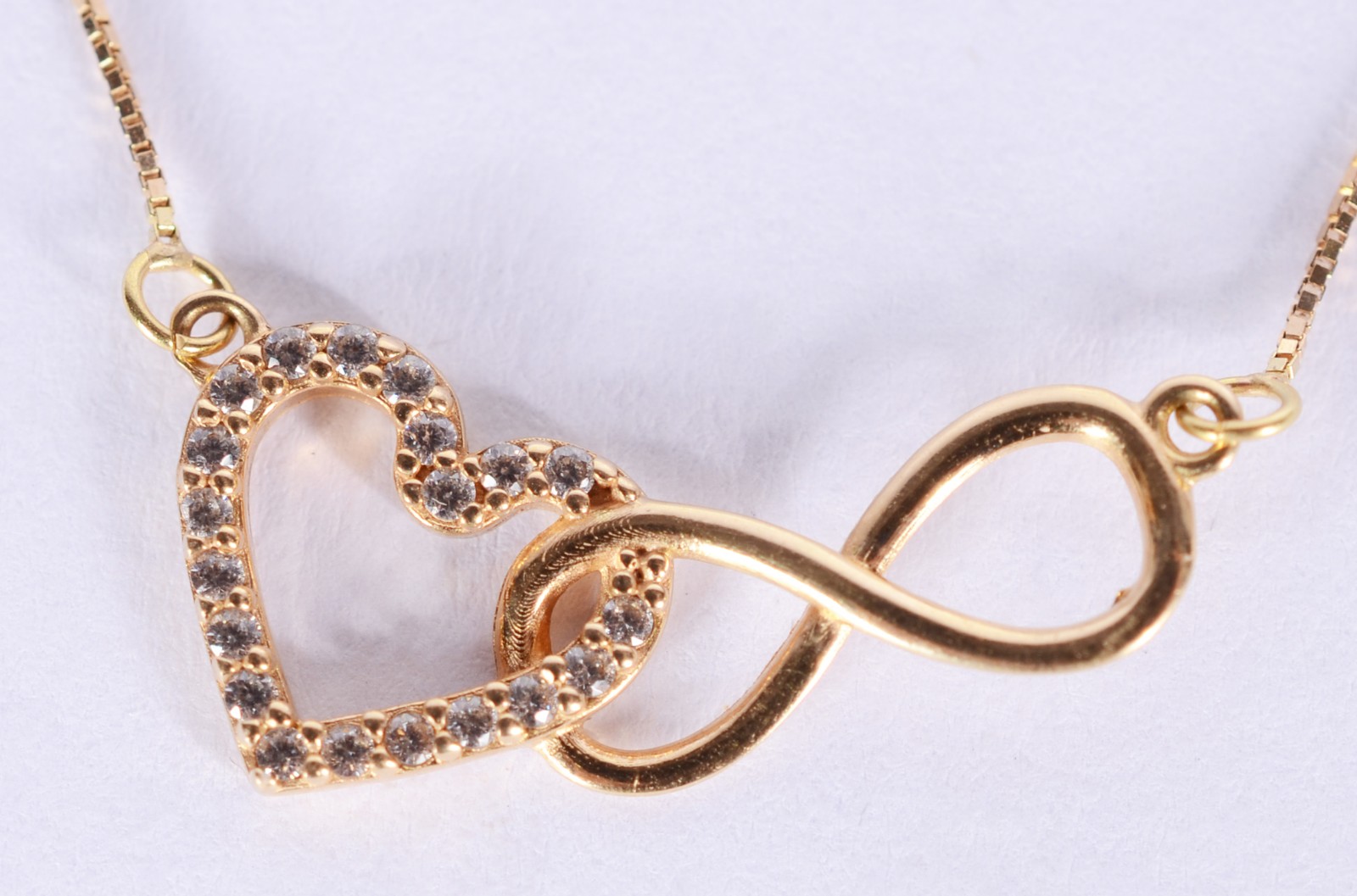 Colar com pendente de ouro 18 k., contraste 750 mls. (Por motivos de... - foto 4 de 6