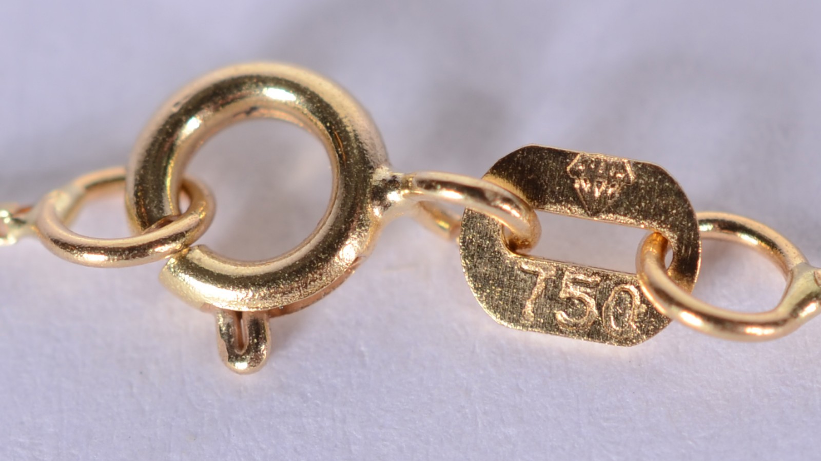 Colar com pendente de Nossa Senhora de Aparecida de ouro 18 k... - foto 5 de 6