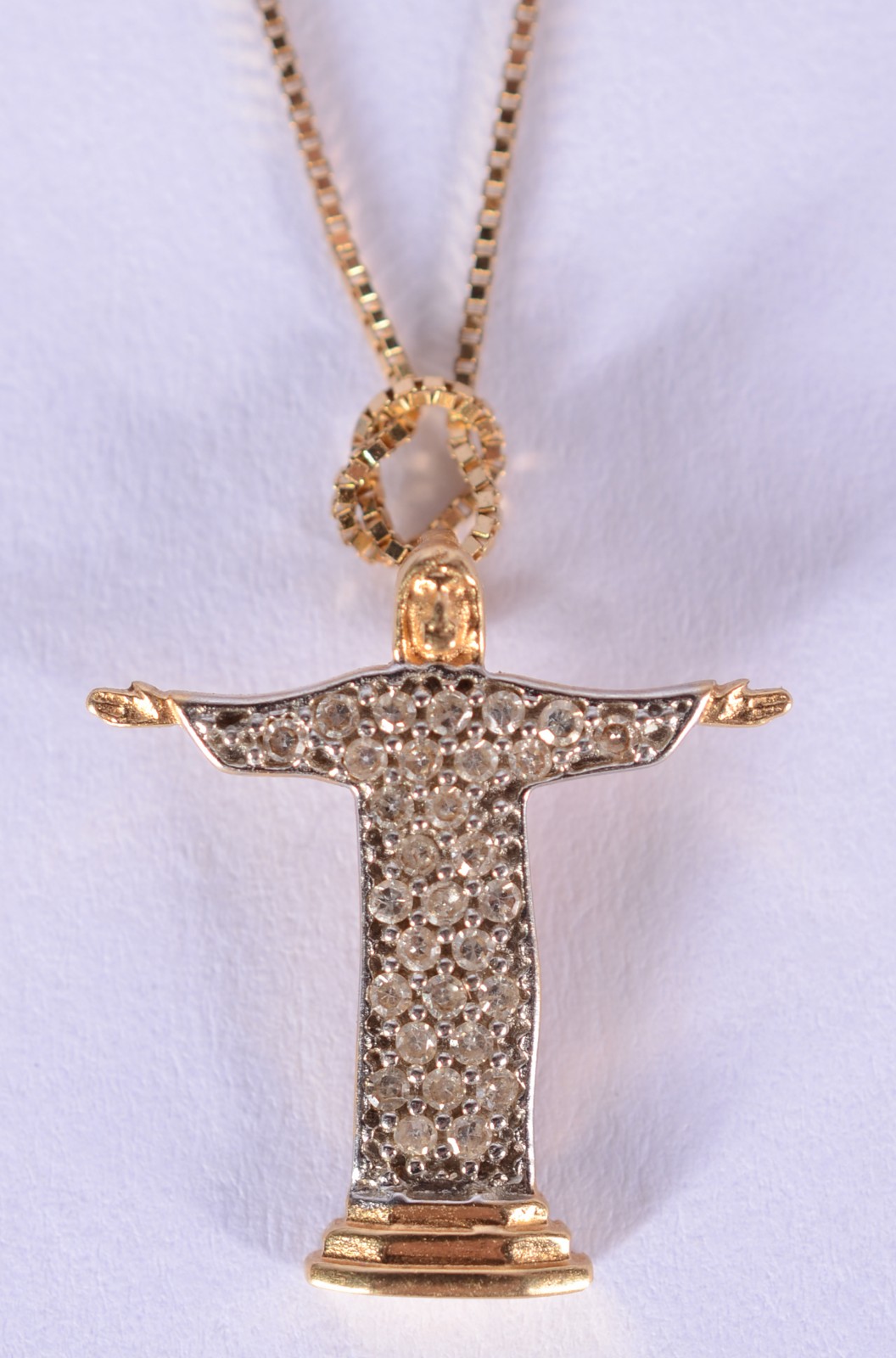 Colar com pendente de Cristo de ouro 18 k., contraste 750 mls. (Por... - foto 2 de 7