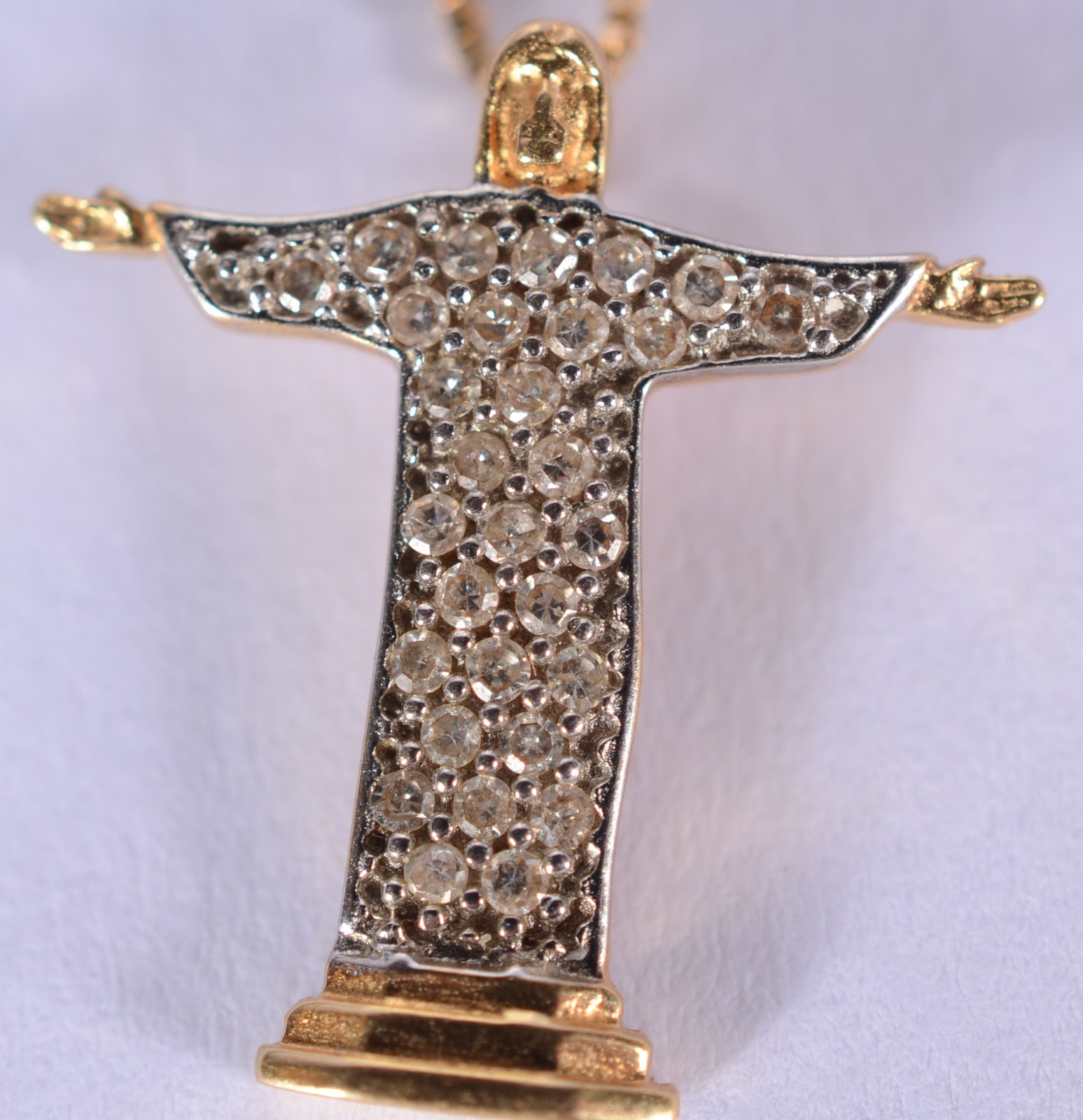 Colar com pendente de Cristo de ouro 18 k., contraste 750 mls. (Por... - foto 6 de 7