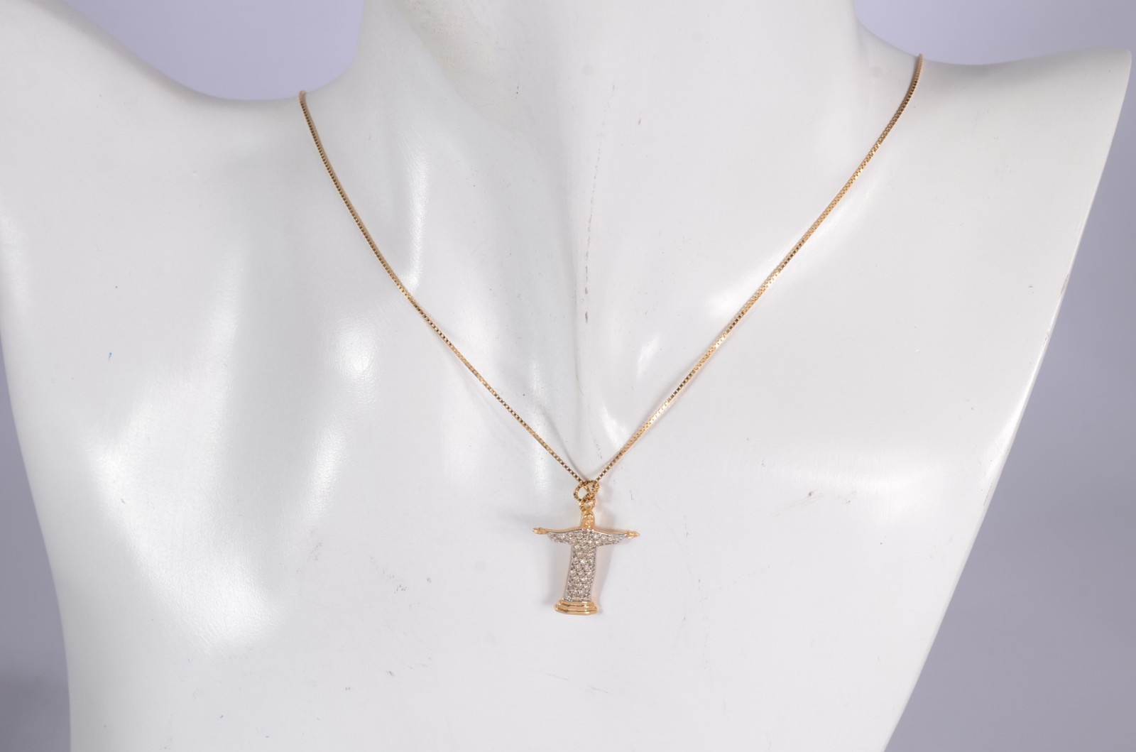 Colar com pendente de Cristo de ouro 18 k., contraste 750 mls. (Por... - foto 7 de 7