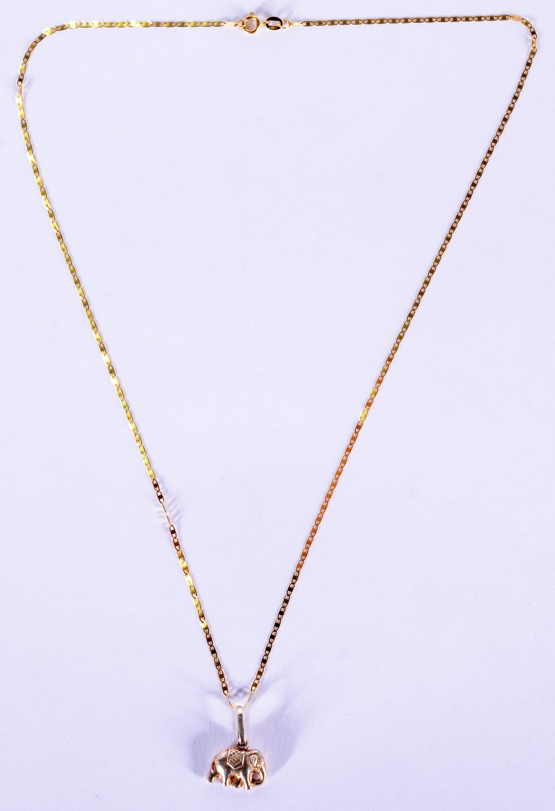 Colar com pendente feitio elefante de ouro 18 k., contraste 750 mls... - foto 1 de 5