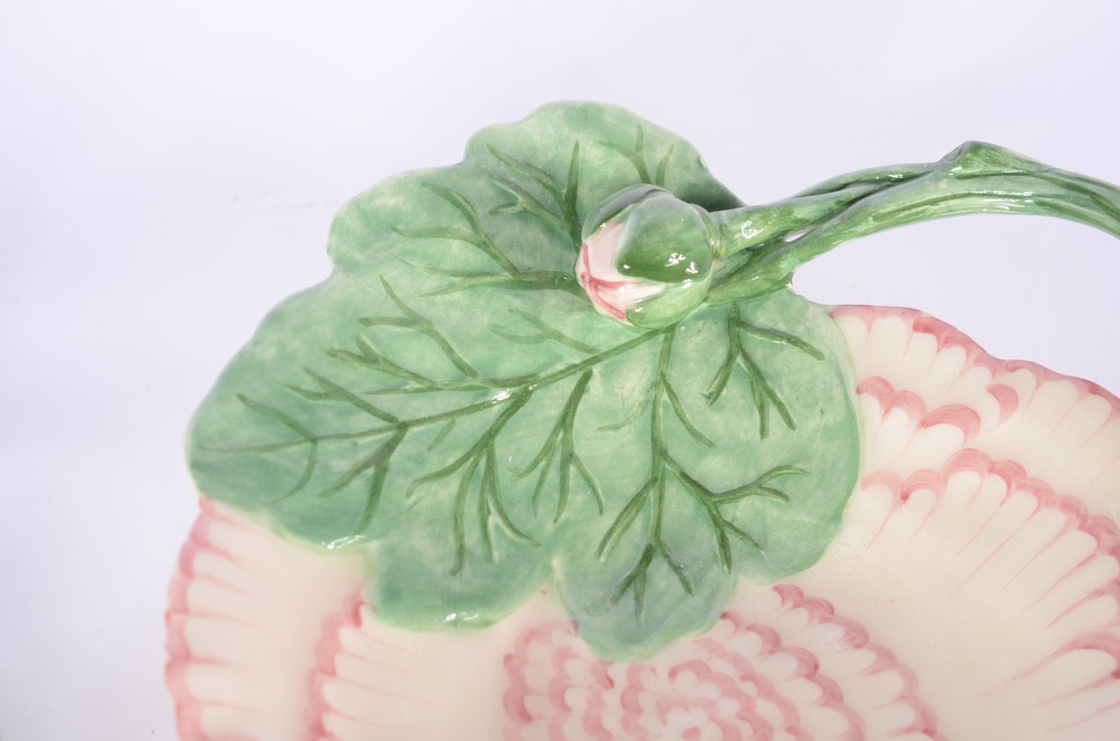 Par de pequenas fruteiras de faiança feitio flor. Mínimos bicados. - foto 5 de 8