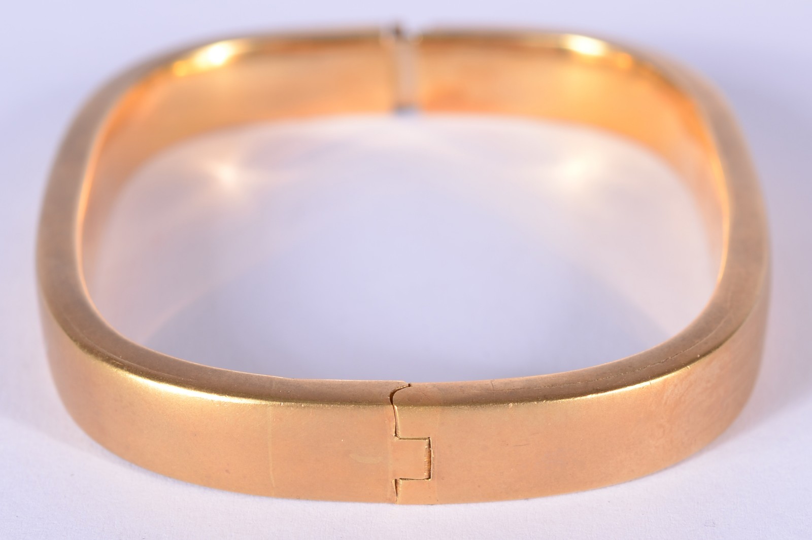 Pulseira "escrava" de ouro 18 k. (Por motivos de segurança a peça não... - foto 3 de 4