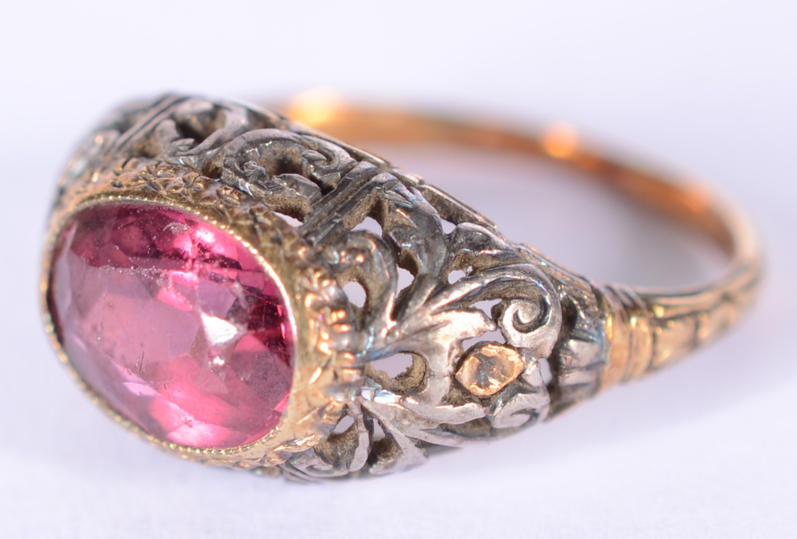 Anel de ouro 18 k e platina com pedra brasileira na cor rosa... - foto 1 de 7