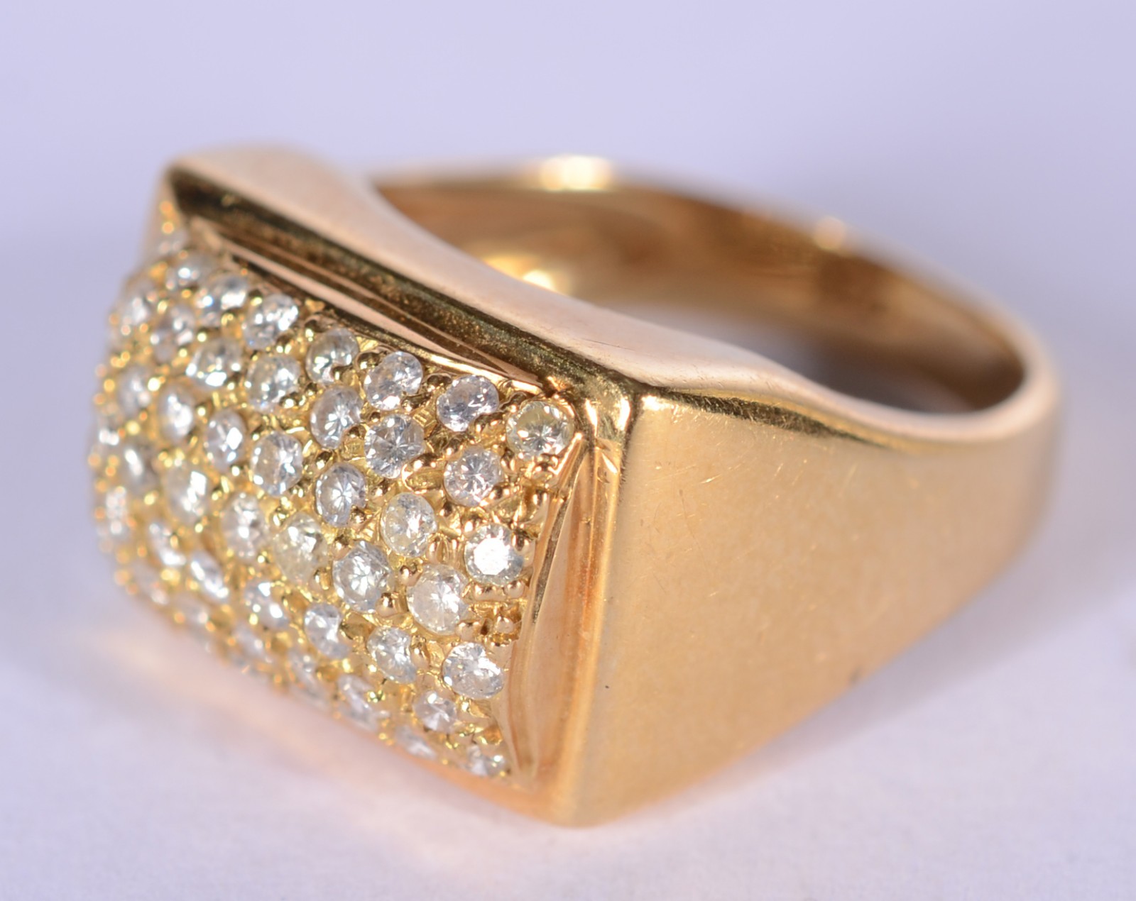 Anel de ouro 18 k., com brilhantes, aro 16 . (Por motivos de... - foto 1 de 7