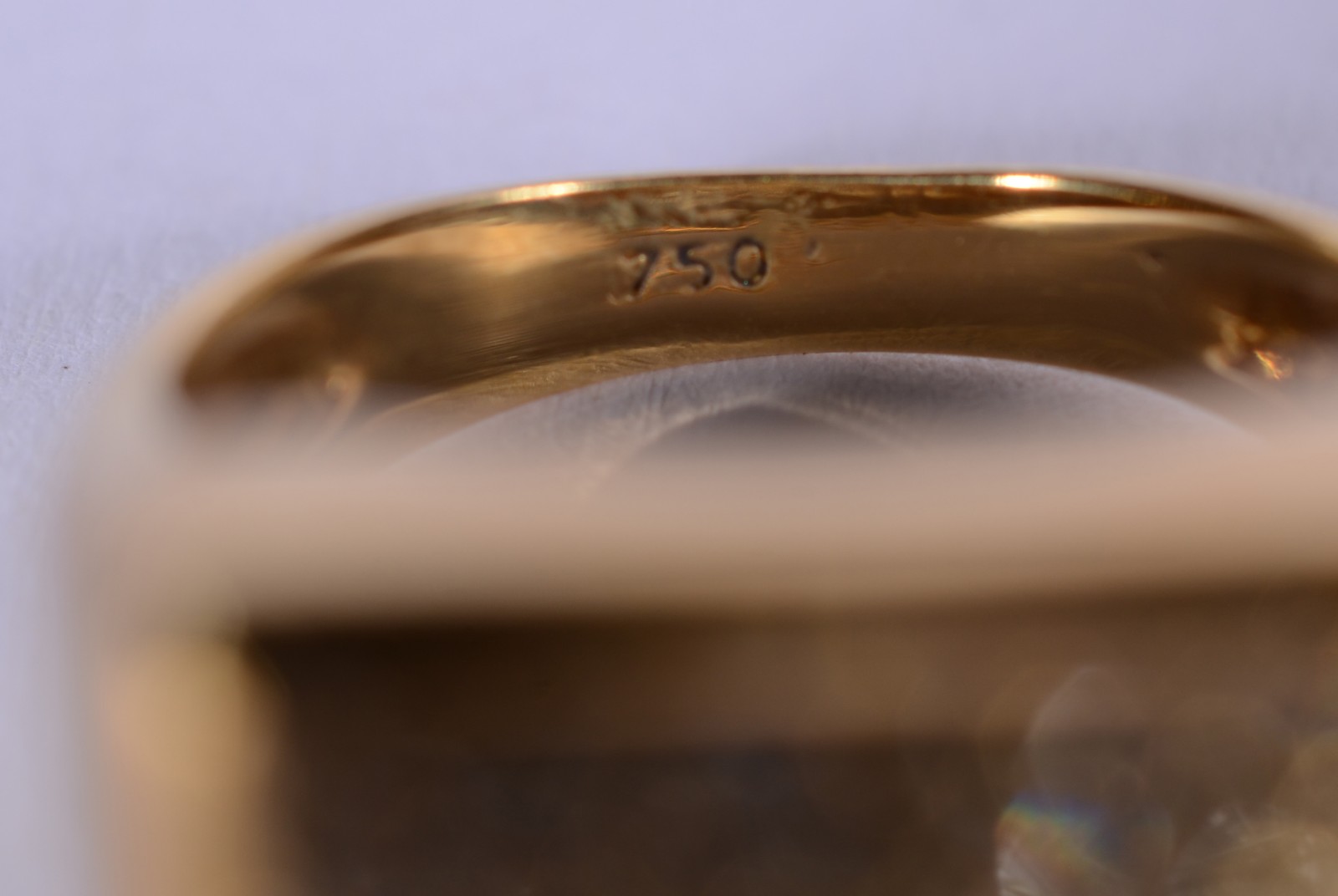Anel de ouro 18 k., com brilhantes, aro 16 . (Por motivos de... - foto 5 de 7