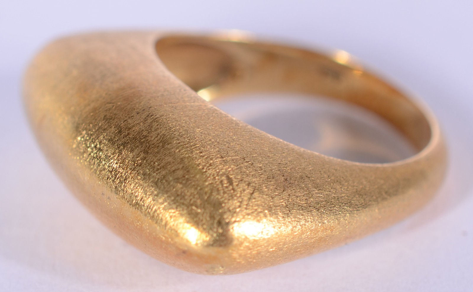 Anel de ouro 18 k. (Por motivos de segurança a peça não se encontra... - foto 1 de 7