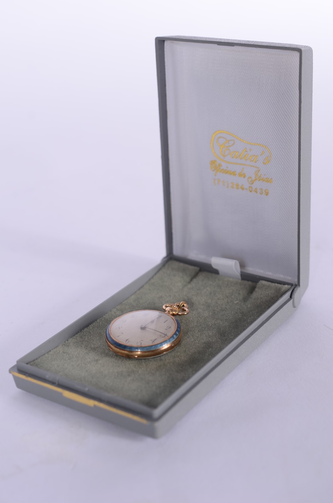 Pequeno relógio de bolso de ouro 14 k., com detalhes em esmalte... - foto 2 de 5