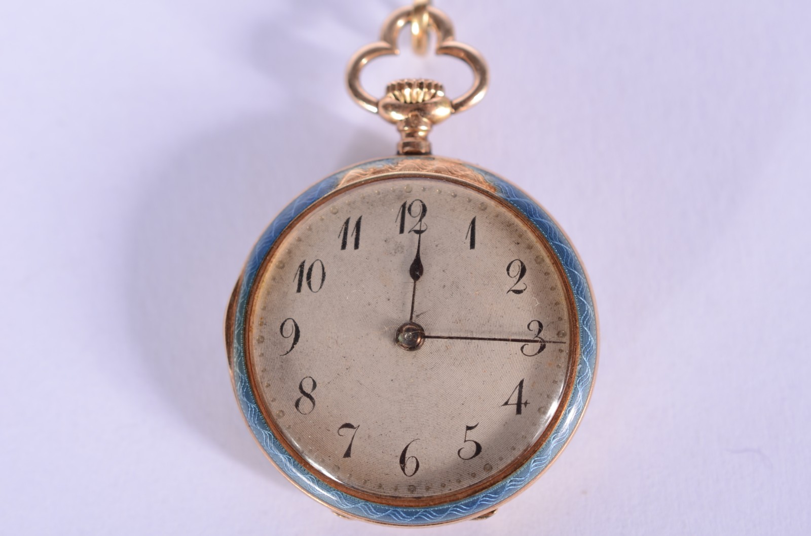 Pequeno relógio de bolso de ouro 14 k., com detalhes em esmalte... - foto 3 de 5