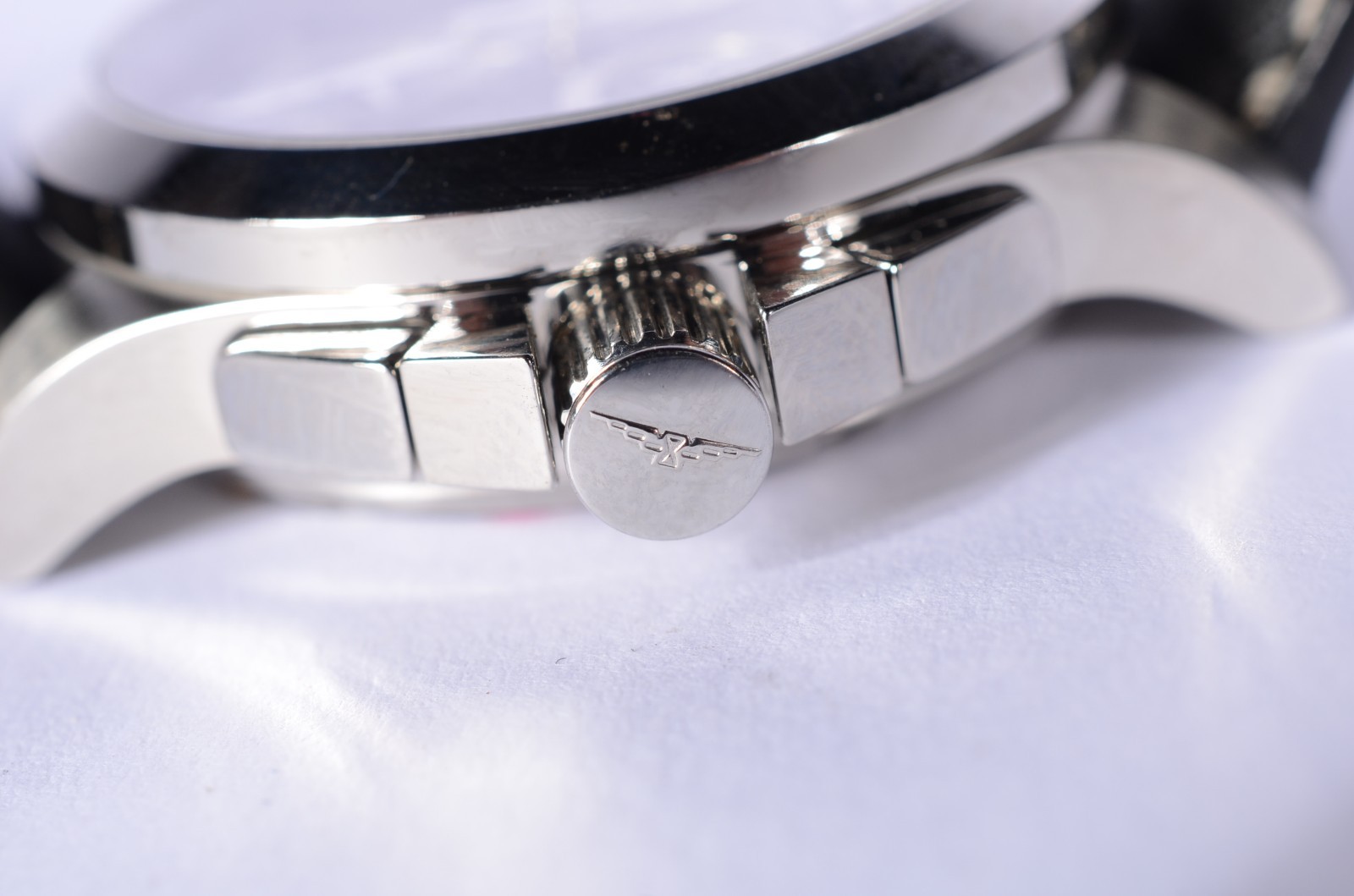 Relógio Suíço Longines, caixa de aço com cronógrafo e calendário, à... - foto 5 de 5
