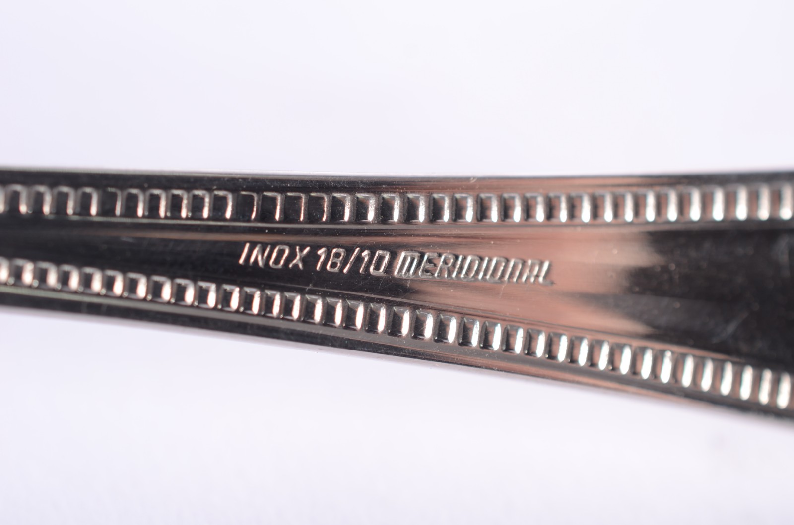 Faqueiro de aço inox da Roberto Simões, composto de: 12 garfos, 12... - foto 10 de 10