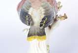 Meissen (1708),  - Escultura de porcelana alemã Meissen representando pássaro.