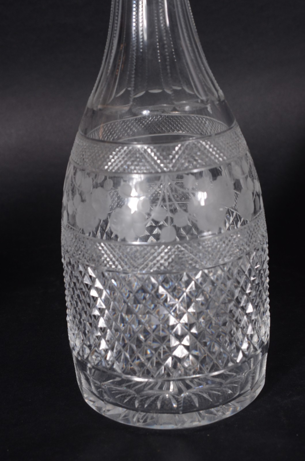Serviço de cristal lapidado e lavrado com cachos de uvas, composto... - foto 8 de 8