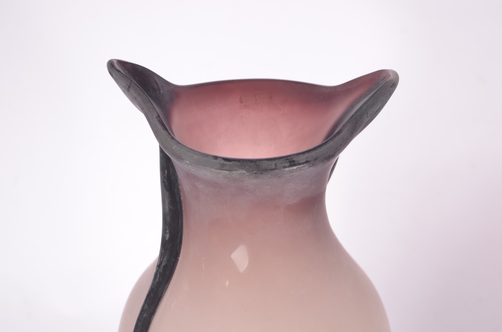 Diversas peças, sendo: conjunto com 6 copos de vidro vermelho e, vaso... - foto 4 de 4
