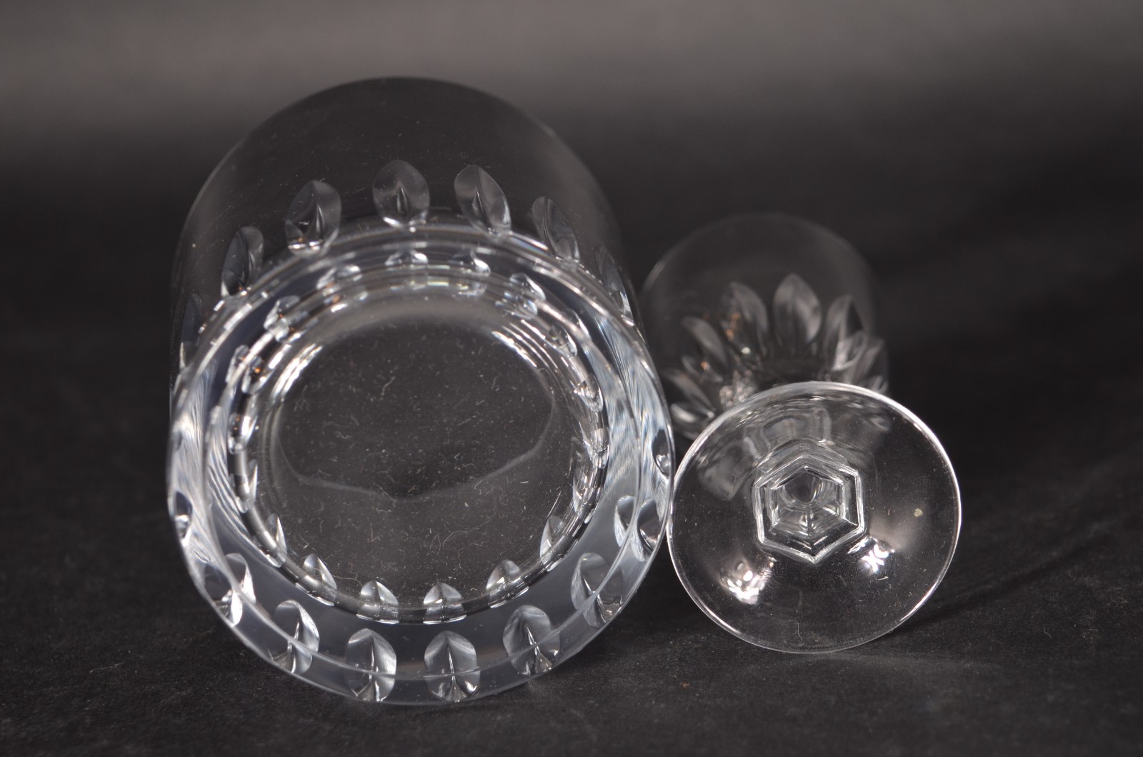 Serviço de cristal lapidado, composto de 12 flutes para champagne, 8... - foto 4 de 5