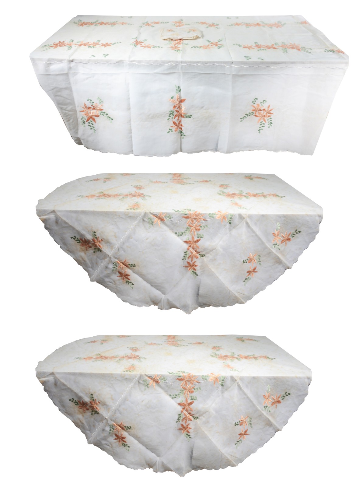 Cinco toalhas de mesa de organza com flores bordadas, sendo uma... - foto 1 de 5
