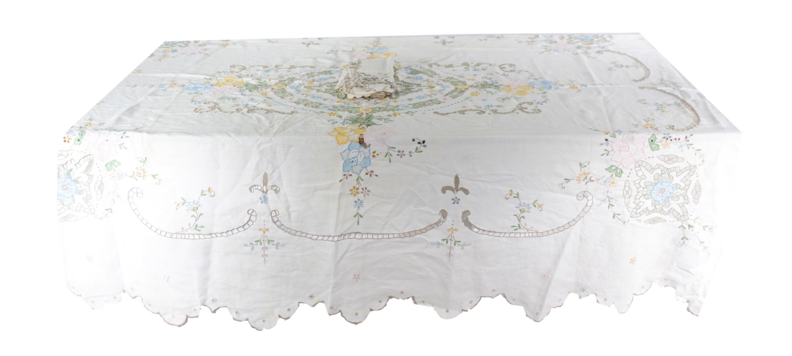 Toalha de mesa de linho portugues da Ilha da Madeira com bordados... - foto 1 de 6