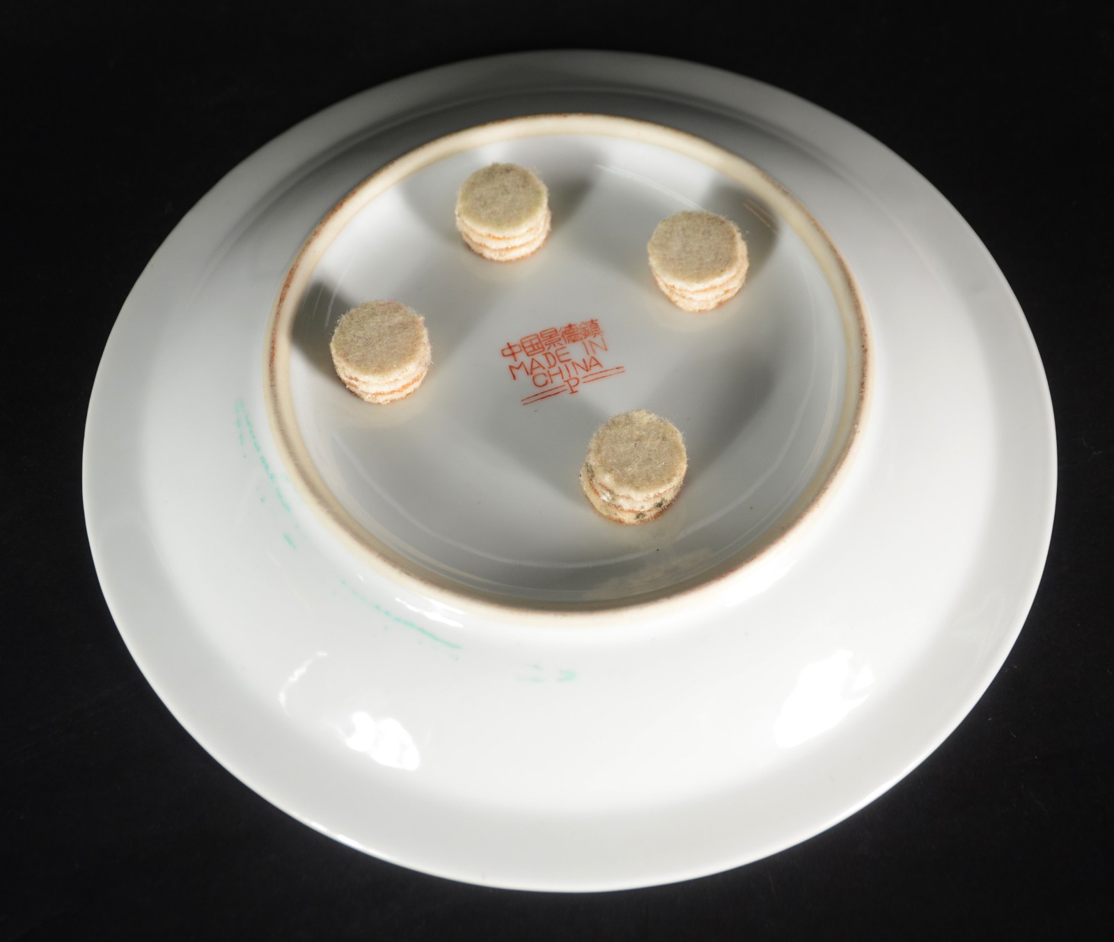 Dois cachepots de porcelana chinesa, um deles com prato e decorado... - foto 11 de 11