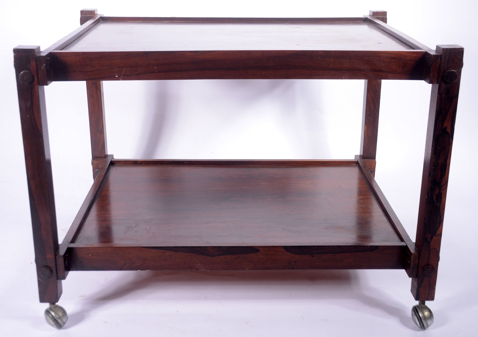 Mesa de madeira nobre feitio retangular, pernas retas ligadas por... - foto 2 de 5