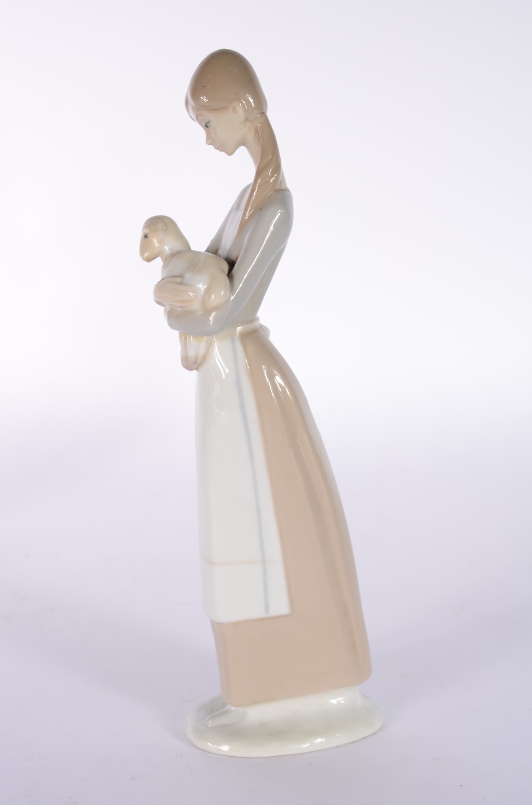 Escultura de porcelana espanhola NAO representando figura feminina... - foto 4 de 7