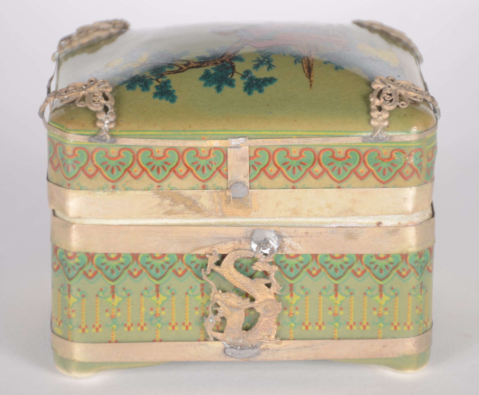 Porta jóia de porcelana com cenas "eróticas" - foto 2 de 6