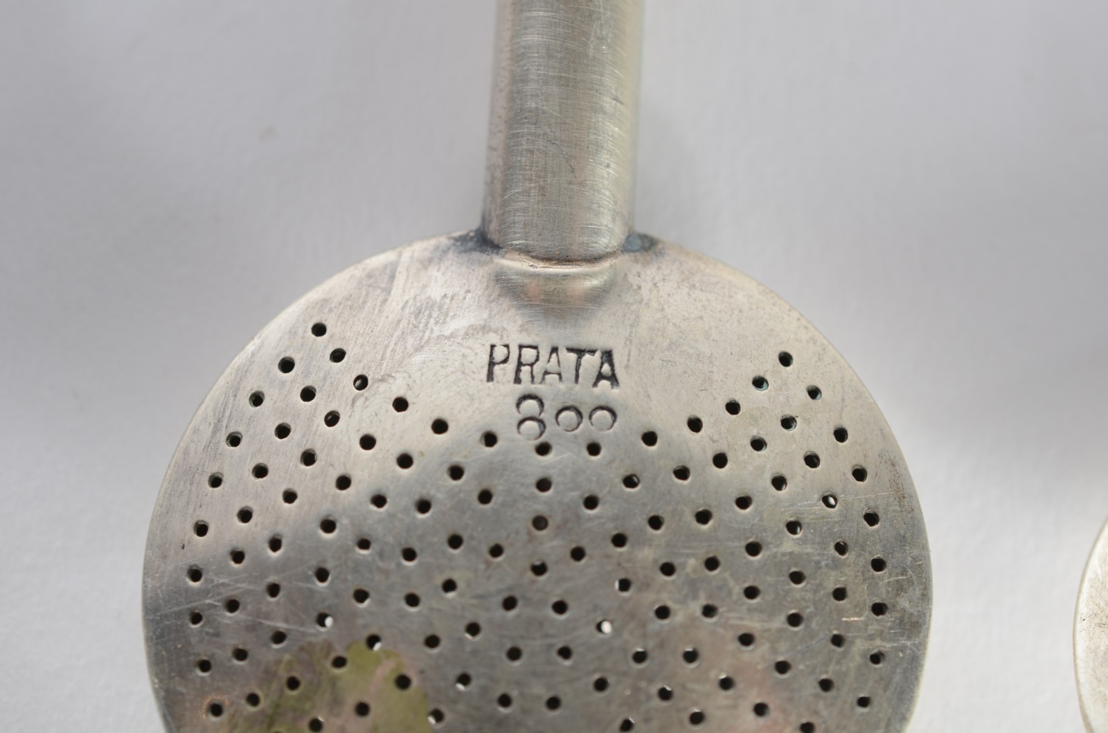 Cinco "bombas" para chimarrão de prata contrastada. Peso da prata... - foto 6 de 9