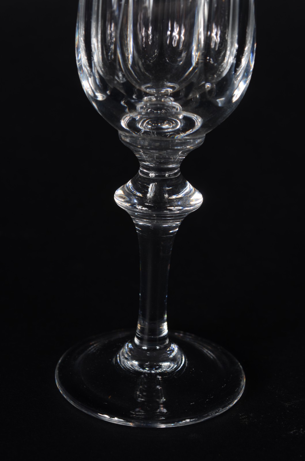 Conjunto de 11 taças para champagne de cristal lapidado. - foto 3 de 5