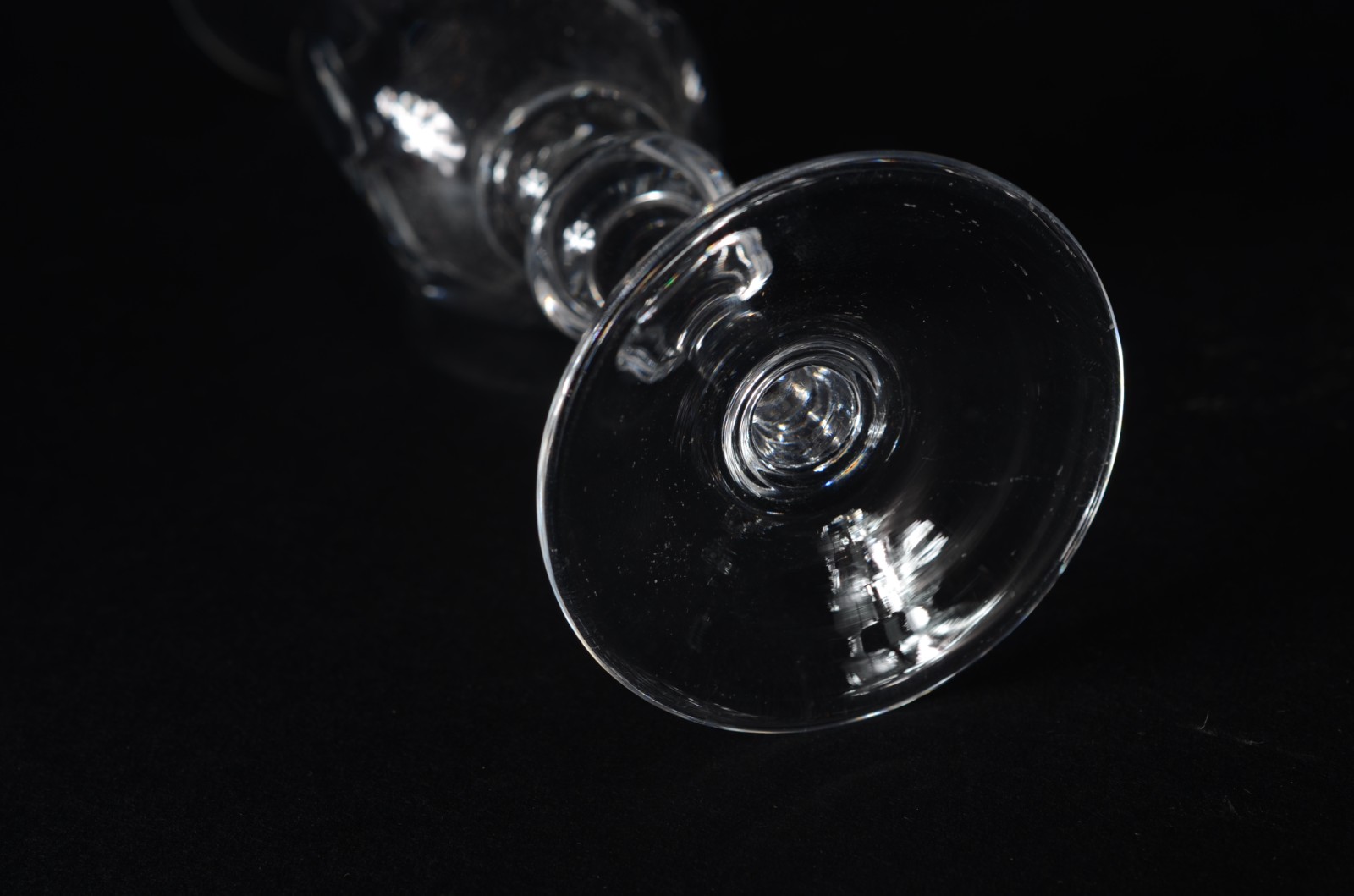 Conjunto de 11 taças para champagne de cristal lapidado. - foto 5 de 5