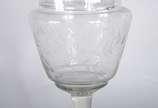 Diversas peças de vidro, sendo: compoteira, jar... - Diversas peças de vidro, sendo: compoteira, jarra para água e saladeira com 3 taças de vidro mesclado para sobremesa. Total: 6 peças.